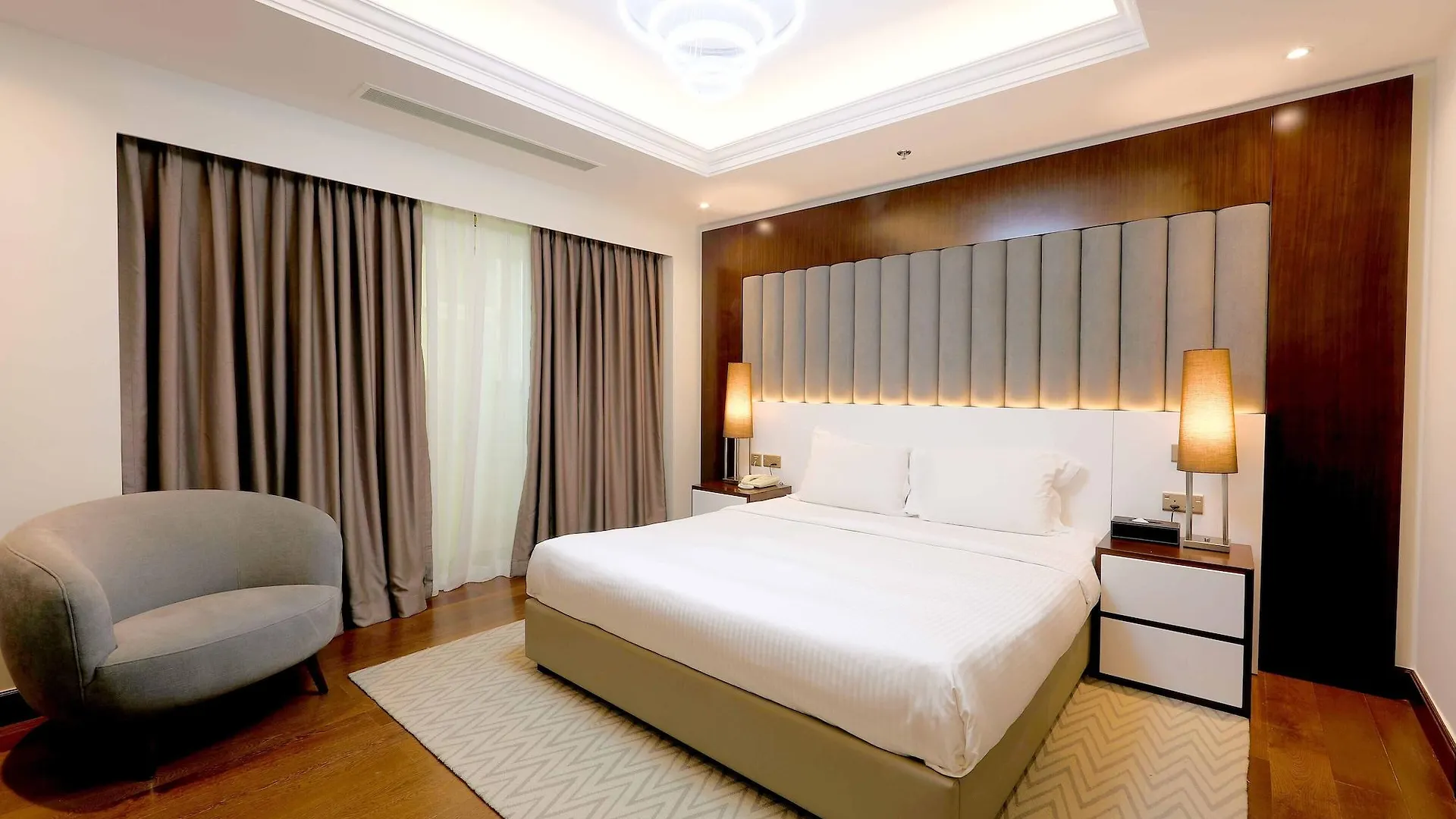 Number One Tower Suites Dubaï 4*,